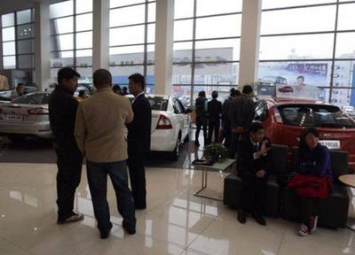 买车还去4S店？综合汽车销售店的独特优势解析